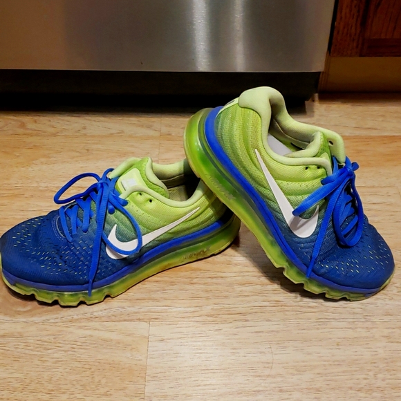 NIKE Air Max